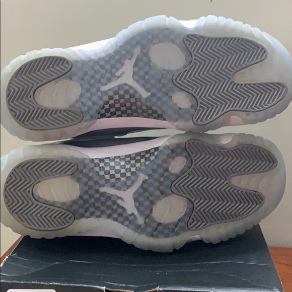 Jordan 11 cool grey lows - Picture 3 of 3